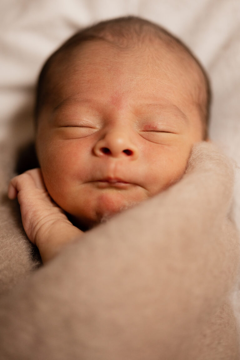Seattle in home newborn photographer