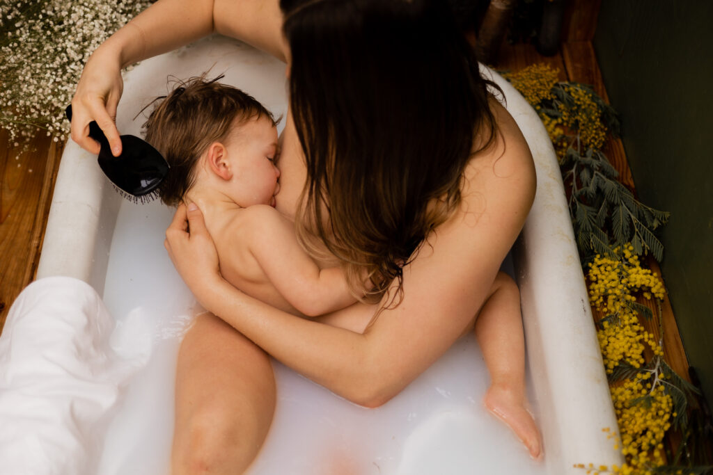milk bath breastfeeding session