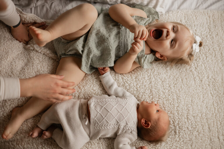 photographybycaseylouise-photographer-PNW-seattle-maternity-family-breastfeeding-6